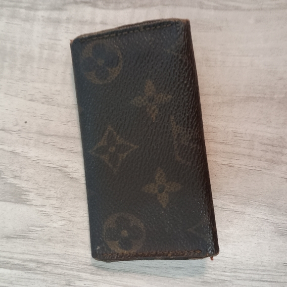 Louis Vuitton Key Case Monogram Beige Monogram Canvas - Picture 2 of 8